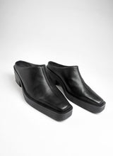 Lade das Bild in den Galerie-Viewer, Winona Western Mule