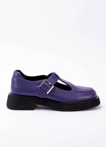 Moderner Mary Jane Schuh aus Leder in knalligem lila